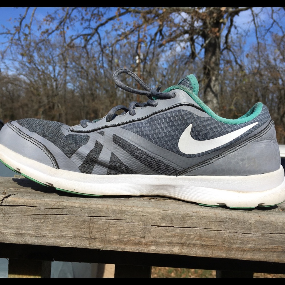 Women's Nike core motion tr2 running shoes size 11